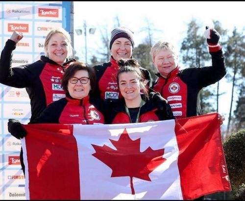 Women’s Team – Bronze Medal B Group: Tammy Lambert, Jennifer Mayrl, Stefanie Mayrl, Rebecca Smith and Kata Zaric